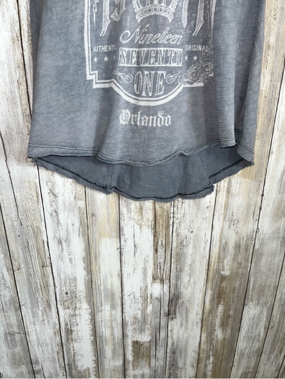 Hard Rock Cafe Orlando Graphic Tee Womens XS Baby Tee Fitted Y2K Vintage Style - Picture 4 of 7